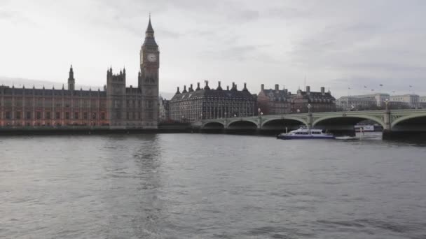 Перевал Туристичного Човна Під Вестмінстерським Мостом Лондоні — стокове відео