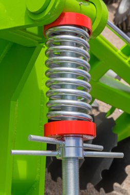 Tarım Makinesinde Ayarlanabilir Bahar Bobini Yüksekliği