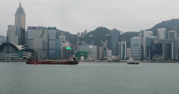 Hongkong China April 2017 Rostiges Schiff Und Star Ferry Überqueren — Stockvideo