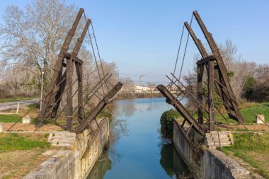 Arles Fransa 'daki Pont Van Gogh Langlois Köprüsü