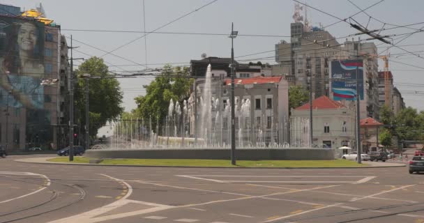 Belgrad Serbien Juni 2019 Big Water Fountain Vid Slavija City — Stockvideo