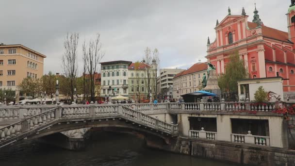 Lublana Słowenia Listopada 2019 Triple Bridge River Capital City Autum — Wideo stockowe