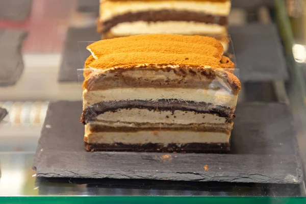 Italian Cuisine Tiramisu Cake Slate — 스톡 사진