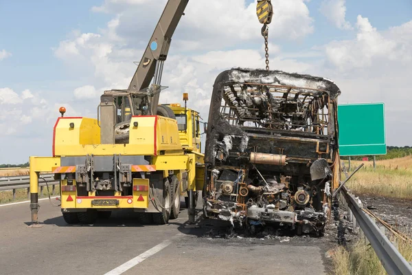 Burned Coach Bus Highway Recovery Assistance — Stock Photo, Image