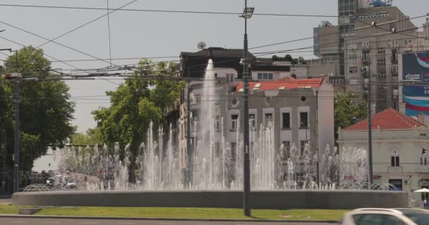Belgrad Serbien Juni 2019 Big Geysers Water Fountain Vid Slavija — Stockvideo