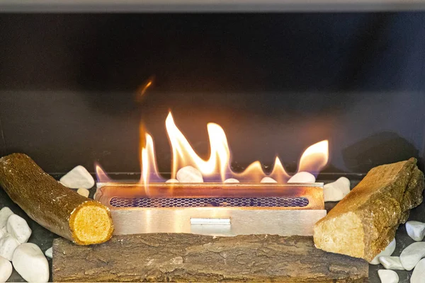 Madeira Cerâmica Logs Álcool Queimando Aquecedor Incêndio — Fotografia de Stock