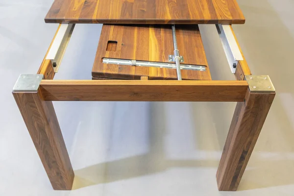 Pièces Ouvertes Surface Expansion Structure Table Manger — Photo