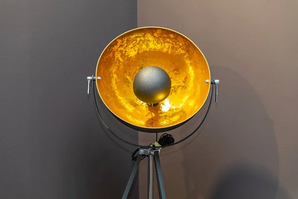 Golden Reflector Lamp Tripod Corner — Stock Photo, Image