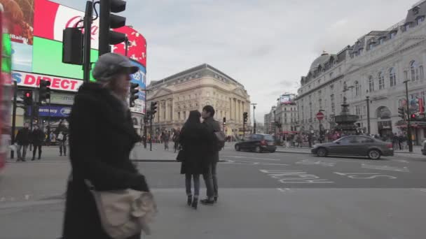 London Inggris Januari 2013 Piccadilly Circus Square Pedestrians Winter Day — Stok Video