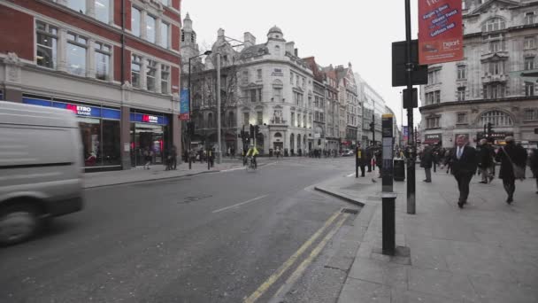 London Січня 2013 Winter Day City Life Traffic High Holborn — стокове відео