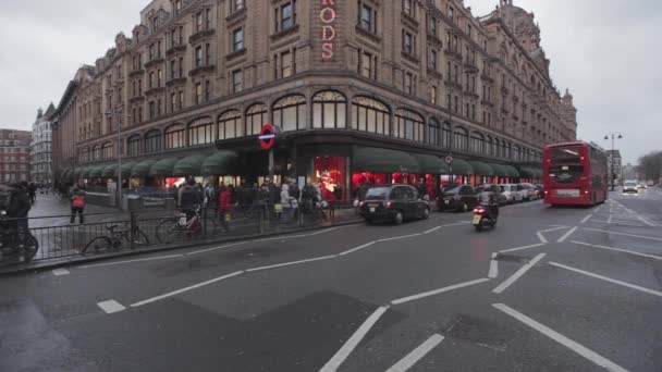 London Storbritannien Januari 2013 Harrods Luxury Department Store Brompton Road — Stockvideo