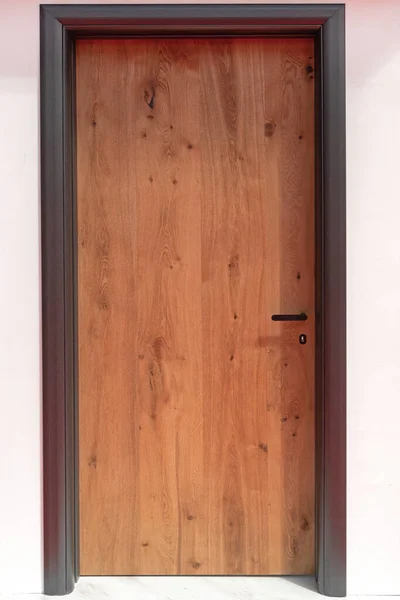 Uzavřené Dřevěné Dveře Interiéru Domu — Stock fotografie