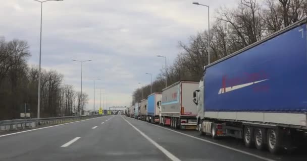 Batrovci Serbien Mars 2020 Stillastående Lastbilar Som Väntar Vid Kroatiska — Stockvideo