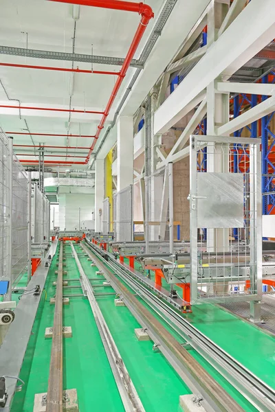 Automated Storage Retrieval System Rails Distribution Warehouse — Stock Photo, Image