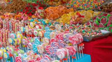 Satılık lolipop ve şekerleme.