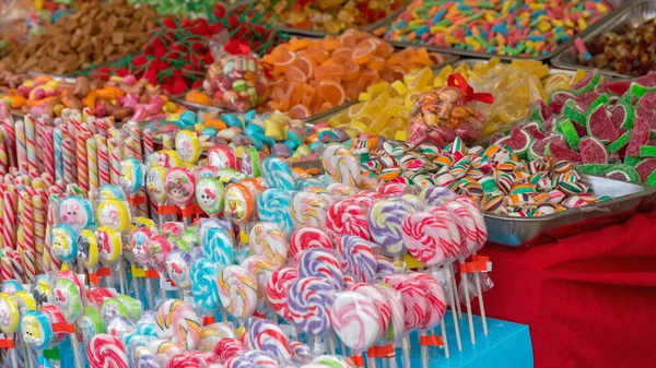 Lutscher Und Gummibärchen Zum Verkauf — Stockfoto