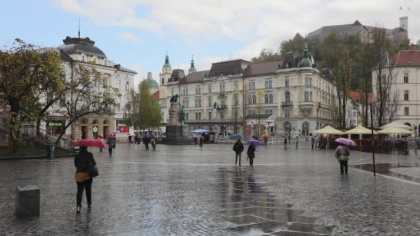 Λιουμπλιάνα Σλοβενία Νοεμβρίου 2019 Ψυχρή Φθινοπωρινή Βροχερή Μέρα Κακός Καιρός — Αρχείο Βίντεο