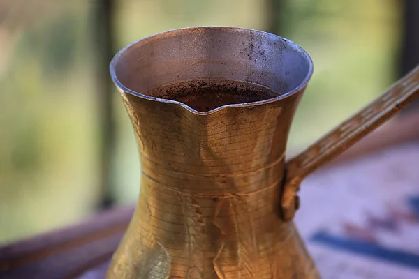 Closeup Uma Panela Café Libanesa Latão Contendo Café Turco — Fotografia de Stock