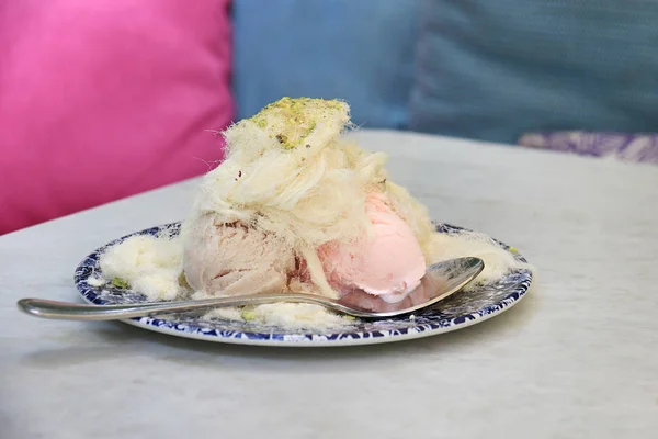 Ice Cream Covered Traditional Lebanese Cotton Candy Pistachios — Stock Photo, Image