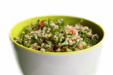 Lübnan tabbouleh quinoa yerine geleneksel Bulgurun ile yapılan bir kase.