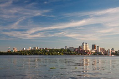 Dnepropetrovsk, güzel şehir manzarası, Dnepr Nehri