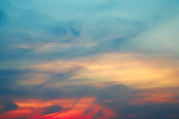 Прекрасне Небо Хмарами Заході Сонця — стокове фото