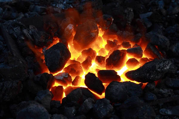 Forge Μαγκάλι Ζεστά Κάρβουνα Γκρο Πλαν — Φωτογραφία Αρχείου