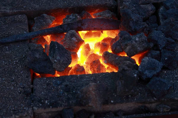 Forgia Braciere Con Carboni Ardenti Primo Piano — Foto Stock