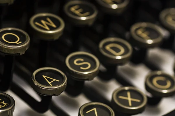 Vintage Manual Typewriter Keyboard Close U — 图库照片