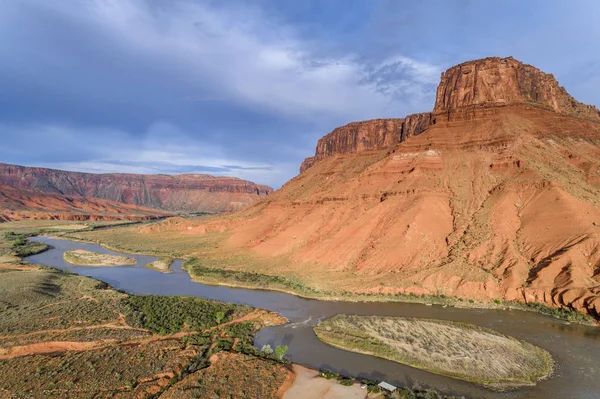 Widok Lotu Ptaka Rzeki Colorado Rocky Szybkiego Powyżej Moab Utah — Zdjęcie stockowe