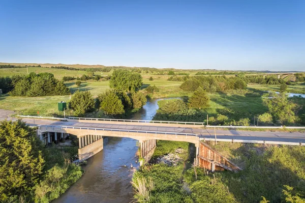 Vista Aérea Una Carretera Puente Sobre Río Triste Nebraska Sandhills — Foto de Stock