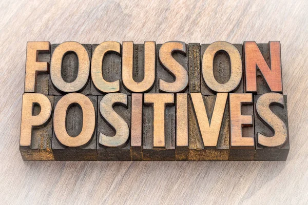 Fokus Auf Positives Wortabstrakt Holzdruckblöcken — Stockfoto