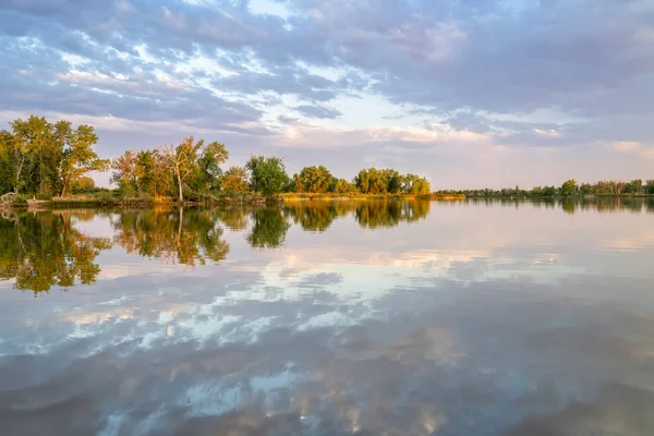 Lago Pesca Calma Norte Colorado Por Sol Rteflection Cenário Verão — Fotografia de Stock