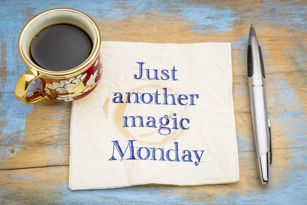 Ακριβώς Μια Άλλη Μαγεία Δευτέρα Χειρογράφου Μια Χαρτοπετσέτα Ένα Φλιτζάνι — Φωτογραφία Αρχείου