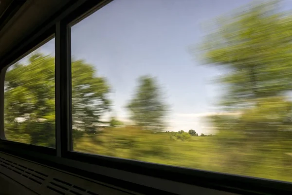 Расплывчатый Абстрактный Зеленый Пейзаж Видимый Окна Поезда Движении — стоковое фото