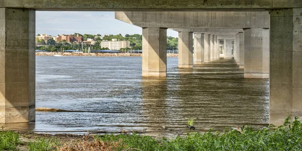 Міський Пейзаж Alton Видно Під Acroos Кларк Мосту Річки Mississipi — стокове фото