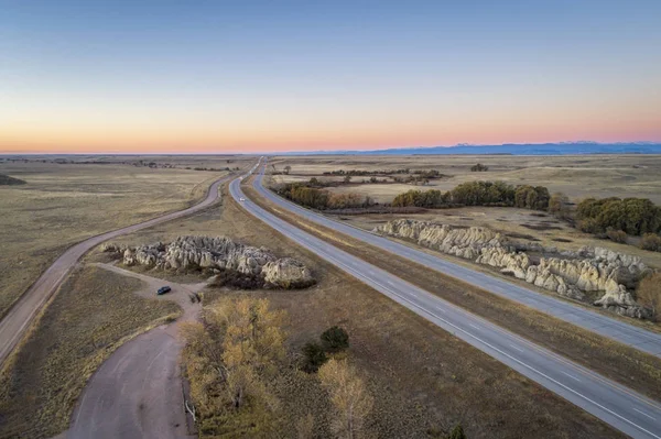 Autobahn Durch Rollende Prärie Nördlichen Colorado Bei Naturfestung Luftaufnahme Morgengrauen — Stockfoto