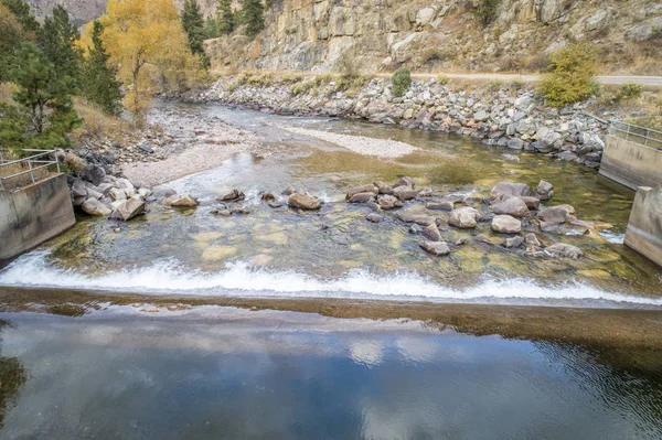 Río Cache Poudre Presa Desvío Agua Cañón Sobre Fort Collins —  Fotos de Stock