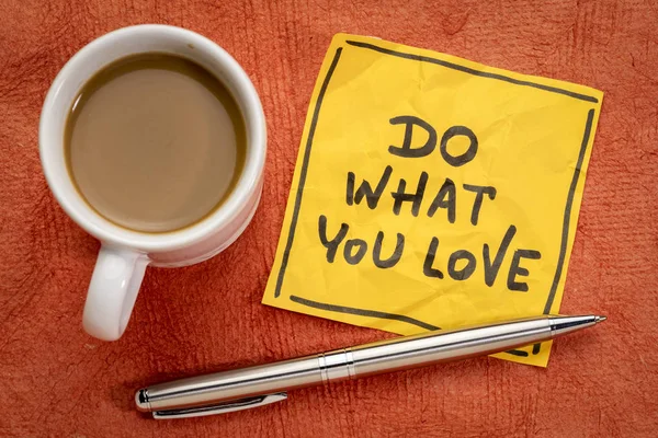 Motivasyon Tavsiye Uyarı Mektubu Bir Fincan Kahve Ile Yapışkan Notu — Stok fotoğraf