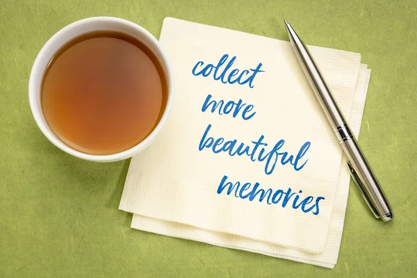 Shromáždit Více Krásné Vzpomínky Rukopis Ubrousek Šálkem Čaje — Stock fotografie