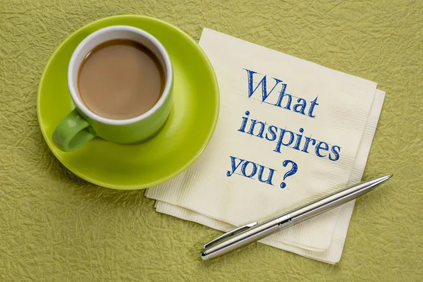 Qué Inspira Escribir Mano Una Servilleta Con Una Taza Café —  Fotos de Stock