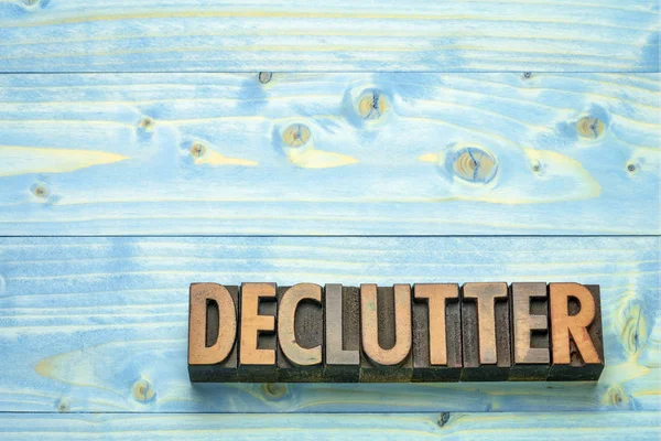 나무 종류에 단어 declutter — 스톡 사진