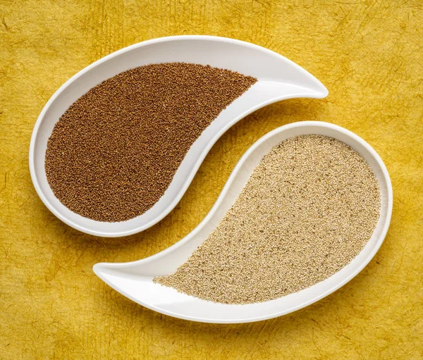 ブラウンとアイボリーの teff 穀物 — ストック写真