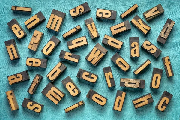 Zufällige Holz Art Buchstaben Hintergrund — Stockfoto