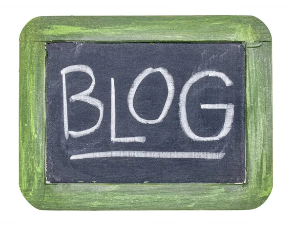 Blog woord op geïsoleerde leisteen Blackboard — Stockfoto