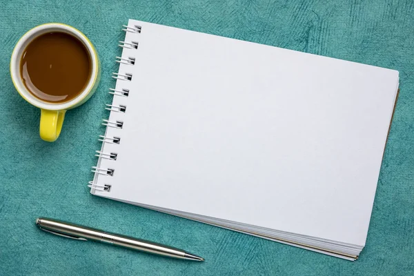 Blank spiral art sketchbook — Stock Photo, Image