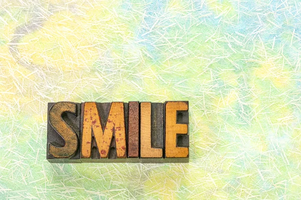 Palabra sonrisa en madera tipo — Foto de Stock