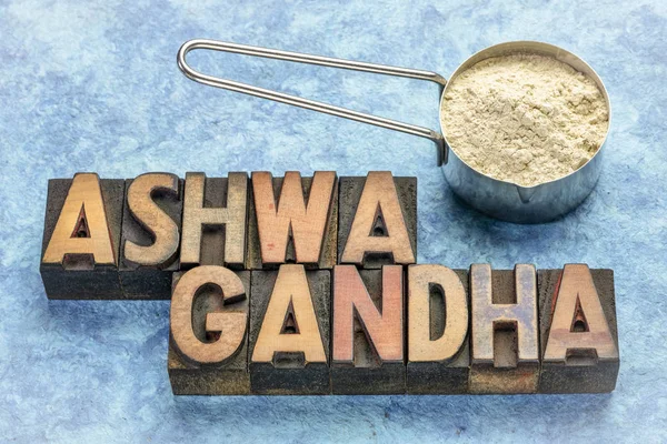 Ashwagandha-Wurzelpuder — Stockfoto