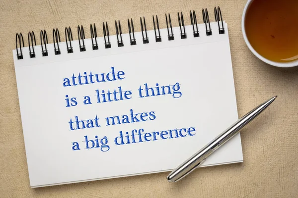 L'attitude est une petite chose qui fait une grande différence — Photo