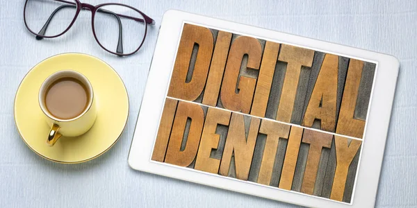 Digitales Identitätskonzept auf dem Tablet — Stockfoto